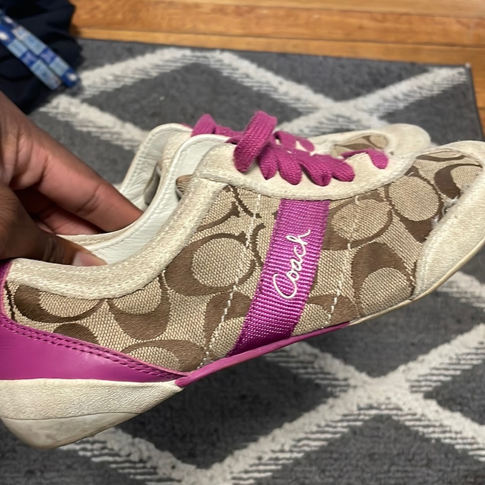 Size 7 women’s coach